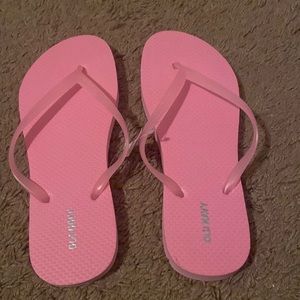 Old navy flip flops 🩴